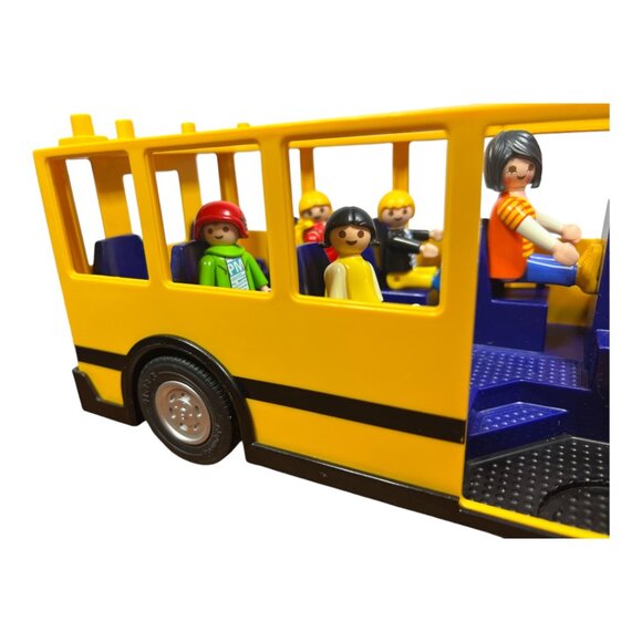 Playmobil School Bus and 6 Playmobil Action Figures with Lights - Picture 11 of 12